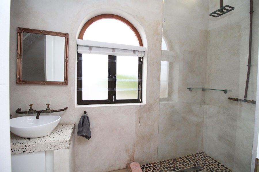 5 Bedroom Property for Sale in Middedorp Western Cape